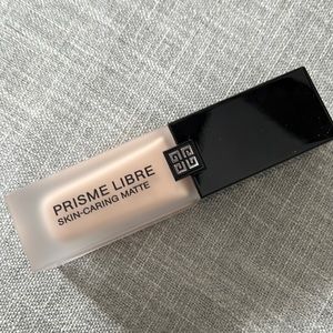 Givency matte foundation